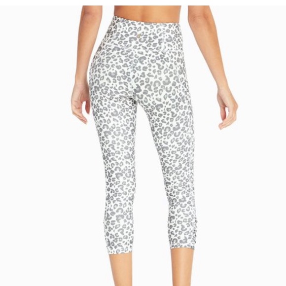 Jessica Simpson Movement Capri in Silver leopard - Picture 4 of 11